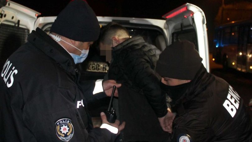 Kayseri’de uzun namlulu silahla mezarlıkta gezen 2 kişi gözaltına alındı