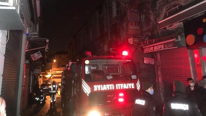 Fatihteki tarihi iş hanında çıkan yangında 1 kişi öldü