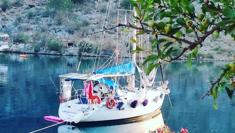 Evlerini satıp tekne kiralayan çift 6 yıldır mavi dünyada yaşıyor