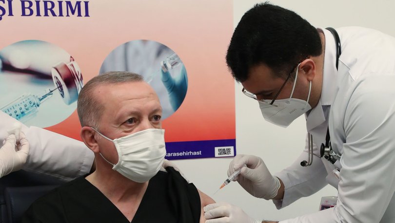 Cumhurbaşkanı Erdoğan’a aşı yapan doktor merak konusu oldu
