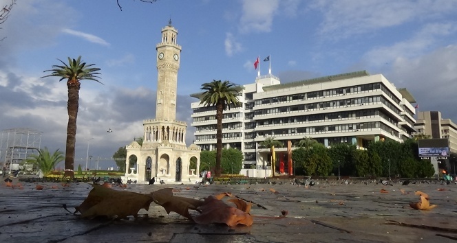 Yeni yılın ilk gününde İzmir’de sessizlik hakim oldu