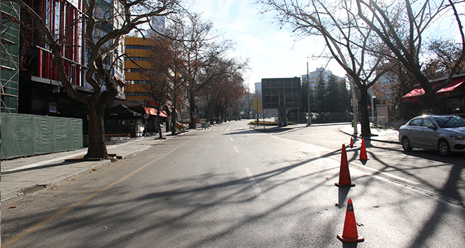 Başkent sokakları yeni yılın ilk gününde ıssız kaldı