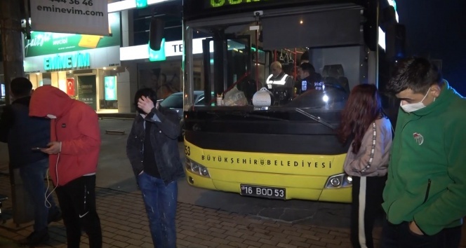 Kısıtlamayı delip minibüsle gezdiler, ‘Uyuşturucu satmaya çıktık’ dediler