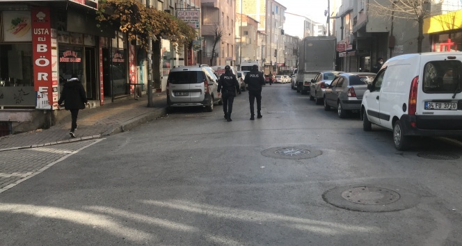 Esenyurt’ta kısıtlama günü ilginç olay, polisten böyle kaçmaya çalıştı