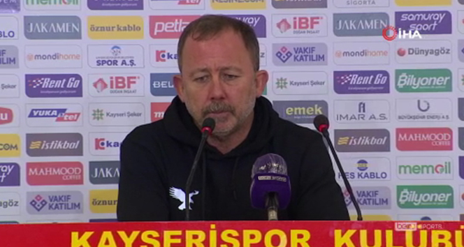 Sergen Yalçın: ‘Beşiktaş’ın lider olmasıyla övünecek durumda değiliz’