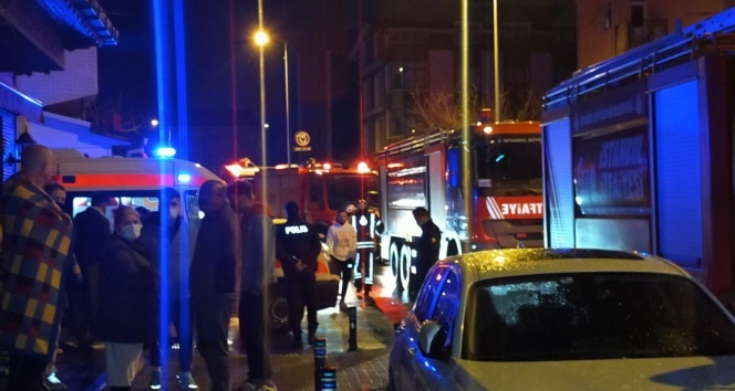 Beykoz’da 4 katlı binada korkutan yangın