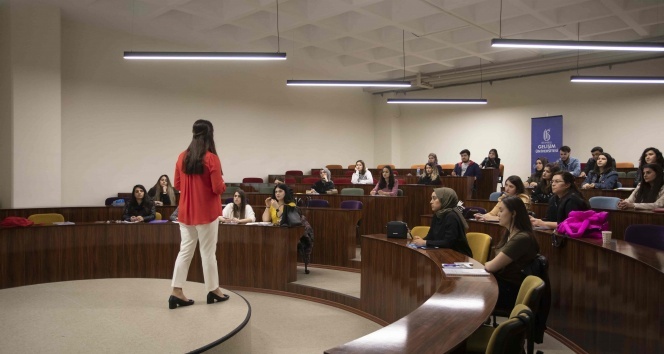 “Yabancı dil travma olmamalı; dinleme ve yazma becerisine odaklanılmalı”
