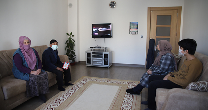 Evlerine kavuşan depremzedeler: ‘Yapılanları görmeyenler var ama çok güzel iş başardılar’