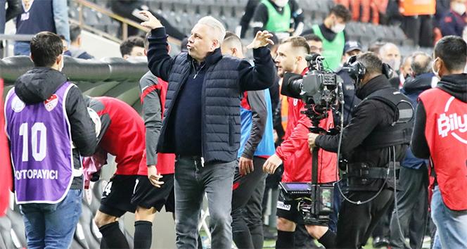 Futbolun hırçın ve renkli teknik adamı Sumudica, Gaziantep’i zirveye taşıdı