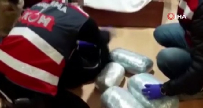 ‘ATAK’ Zehir tacirlerine acımadı: 14 kilogram uyuşturucu madde ele geçirildi