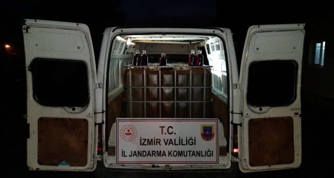 Yol kontrolü sırasında durdurulan araçtan 3 bin litre kaçak akaryakıt ele geçirildi