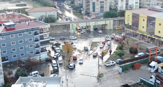 İzmir’deki selin boyutu gün ağarınca ortaya çıktı