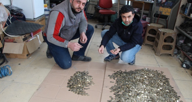6 ayda biriktirdiklerini 6 saatte zor saydılar