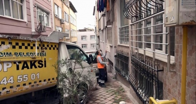 Çöp diye aldıkları poşetten çıkanlar hayrete düşürdü