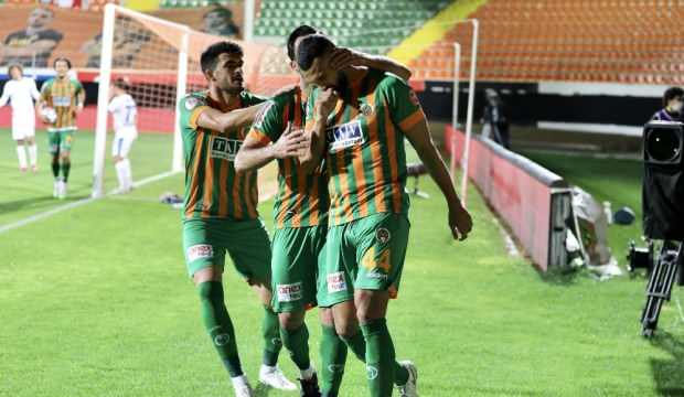 Alanyaspor, Erzurumspor’u 4 golle geçti!