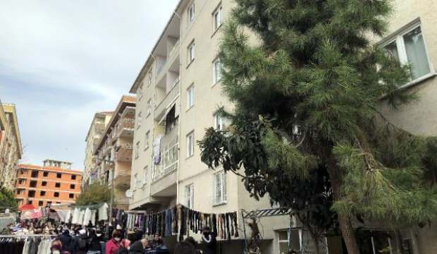 Avcılar’da balkonları çöken binanın önüne yeniden pazar yeri izni