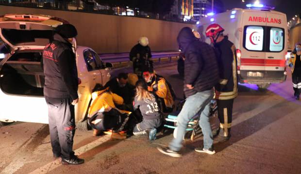 D-100’de hafif ticari araç ile otomobil çarpıştı: 1 yaralı