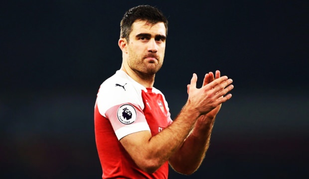 Flaş iddia! Sokratis Fenerbahçe’yi seçti