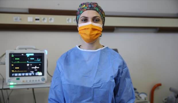 Hemşire Merve Kızılbayrak: Kovid-19’u çok ağır atlattım, bazı etkileri hala sürüyor