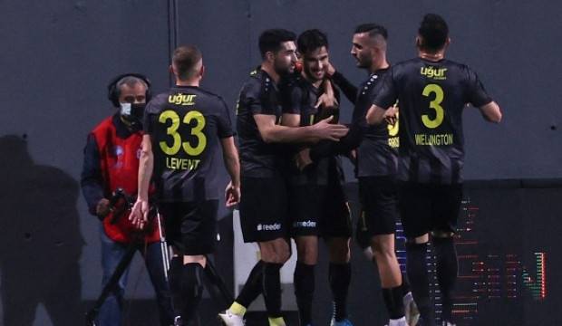 İstanbulspor farklı kazandı