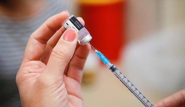 Koronavirüs aşılarını sabote eden eczacı suçunu itiraf etti