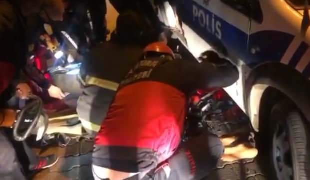 Motosiklet ile polis aracı çarpıştı: 1 yaralı