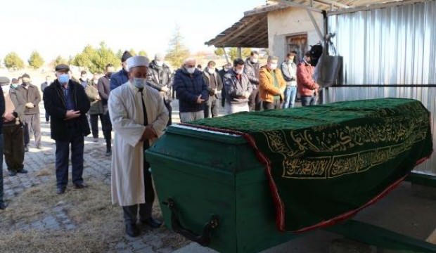 Otoparkta ölü bulunan 3 gençten Burak, Çankırı’da toprağa verildi