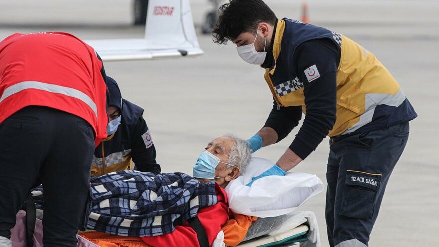 Prof. Dr. İlhan Başgöz, ambulans uçakla Türkiye’ye getirildi