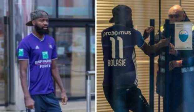 Rakip takımın formasıyla idmana geldi, içeri alınmadı!