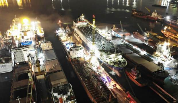 Tuzla’da tersaneler bölgesinde bir gemide yangın çıktı!