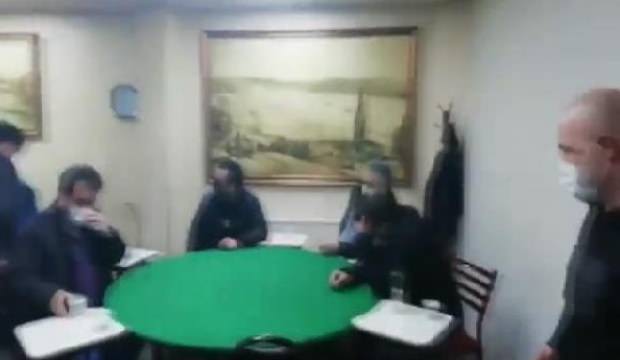 Üsküdar’da dernek tabelalı iş yerine baskın; 21 kişiye cezai işlem uygulandı