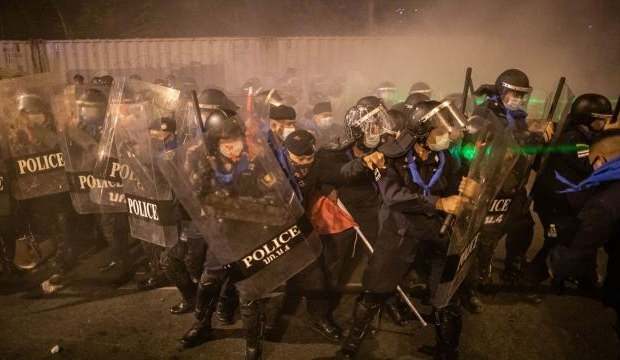 Tayland’da çıkan arbedede 33 kişi yaralandı