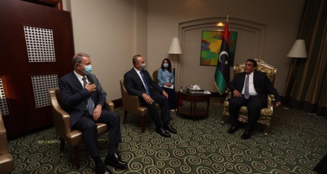 Bakan Çavuşoğlu ve Akar, Libya Başkanlık Konseyi Başkanı el-Menfi ile bir araya geldi