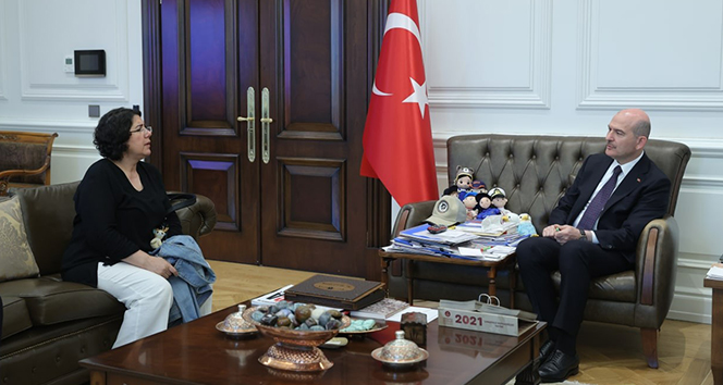 Bakan Soylu, Almanya’da evlat nöbetini başlatan Akbaş ile görüştü