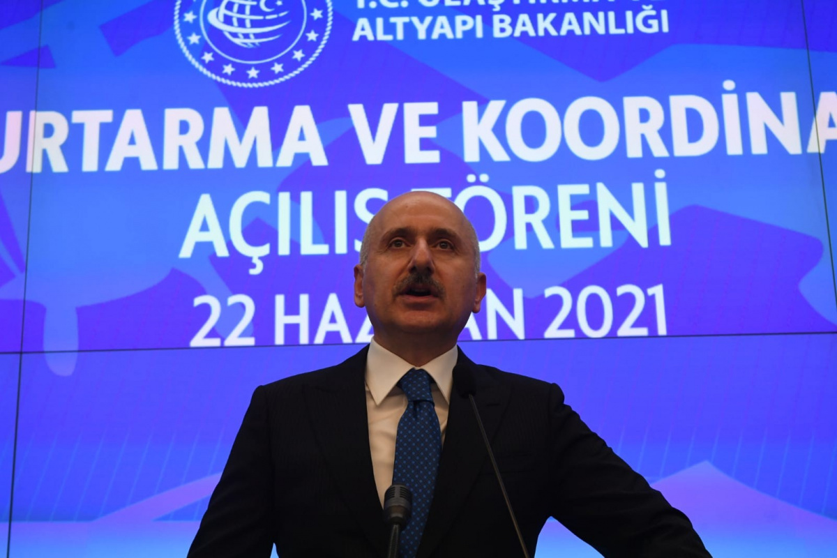 Bakan Karaismailoğlu: ‘Dünyanın her noktasında Türk denizciliği ve Türk havacılığına hizmet veriyoruz’