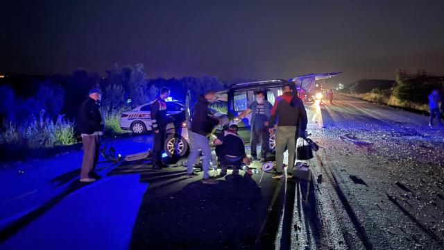 Bursa’da iki otomobil kafa kafaya çarpıştı: 1 ölü, 4 yaralı