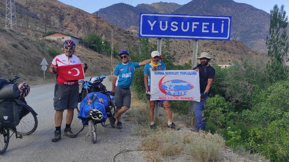 Emekli memurlar bisikletle Türkiye'nin keyfini çıkarıyor