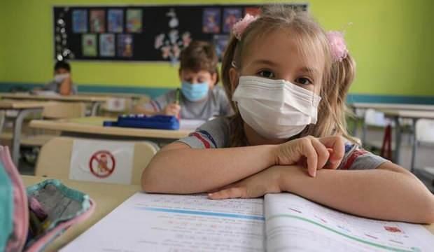 Bilim Kurulu üyesi Özkan velileri uyardı: Çocuğunuza sabah akşam sorun!