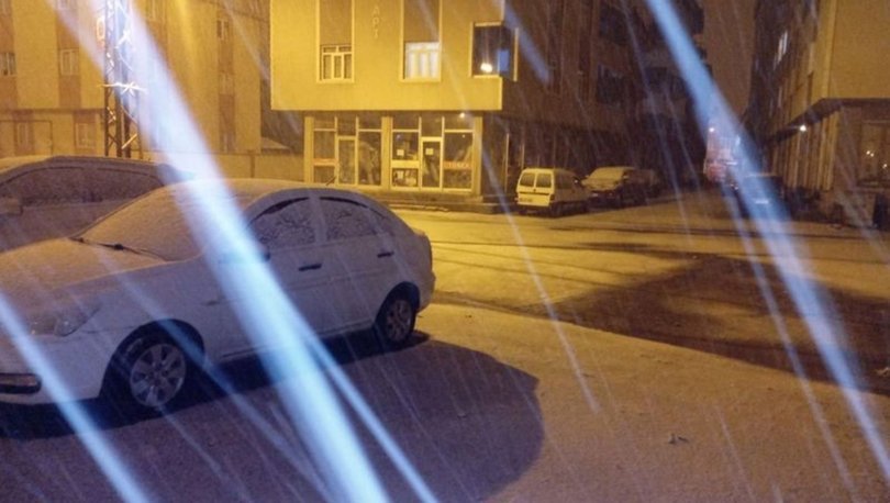 Ardahan ve Kars’ta mevsimin ilk karı yağışı etkili oldu