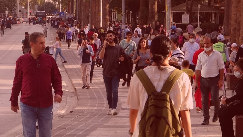 Covid-19 vakaları ve testlerin pozitiflik oranı son bir ayda arttı