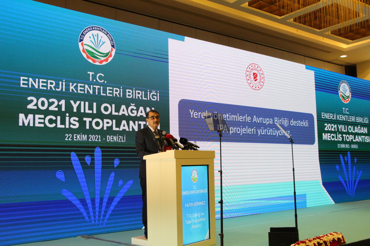 Bakan Dönmez: ‘Türkiye Petrolleri ve BOTAŞ’ın satılması söz konusu değildir’