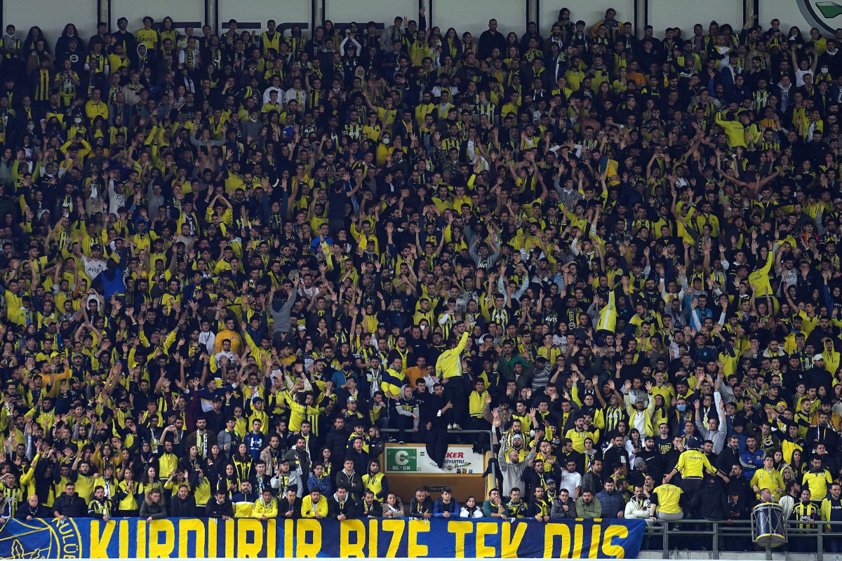 Kadıköy’de ‘Yönetim İstifa’ sesleri