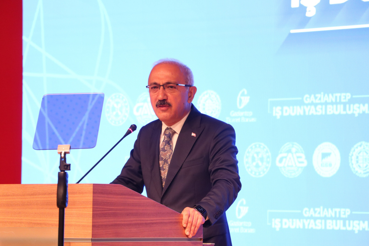 Hazine ve Maliye Bakanı Lütfü Elvan’dan kur açıklaması!