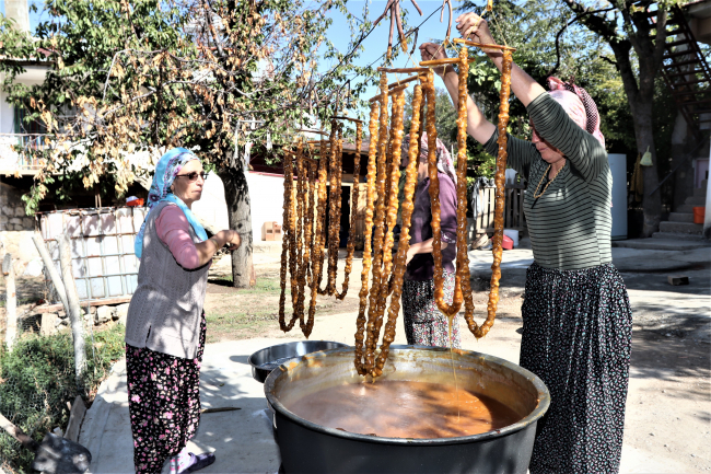 Karaman'ın geleneksel lezzeti "bandırma" çiftçiye ek kazanç sağlıyor