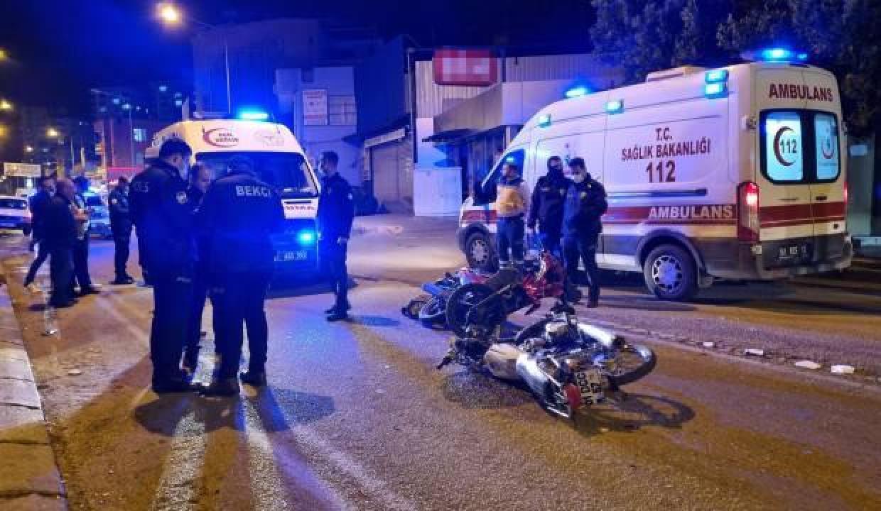 Motosikletler zincirleme kaza yaptı: Yaralılar var