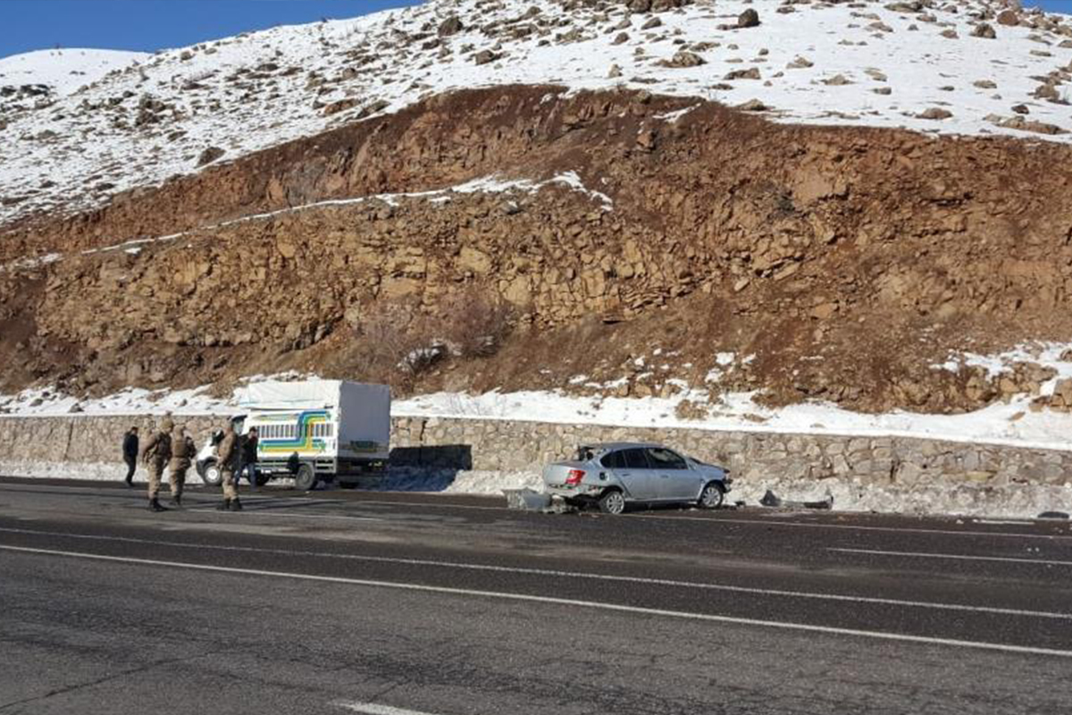 Bingöl’de trafik kazası: 3 yaralı