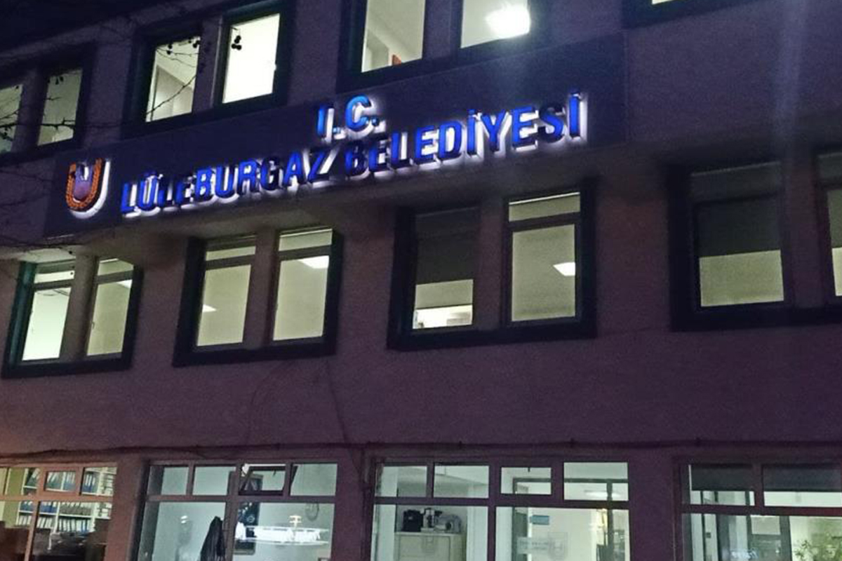 Lüleburgaz Belediyesini 10 dolara satın aldılar