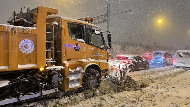 Gaziantep’te ulaşıma kar engeli: İl dışına araç çıkışı durduruldu