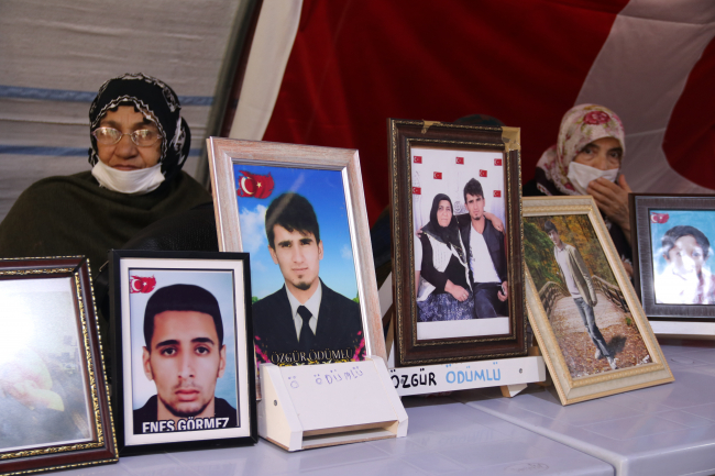 Diyarbakır annelerinden çocuklarına: Kaçın gelin, teslim olun