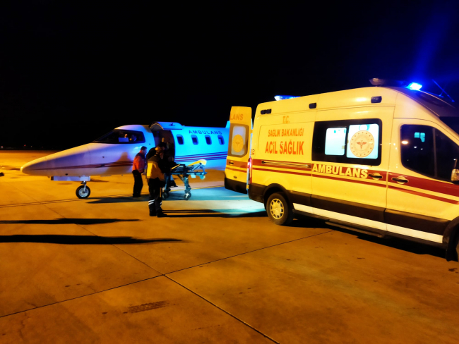 Ambulans uçak yanık tedavisi gören 2 hasta için havalandı